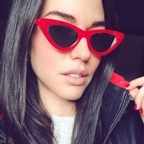 Retro Slim Red Cat Eye Sunglasses - Picture 3 of 3